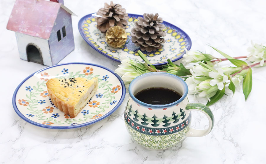 北欧食器入りクリスマス　イメージ900